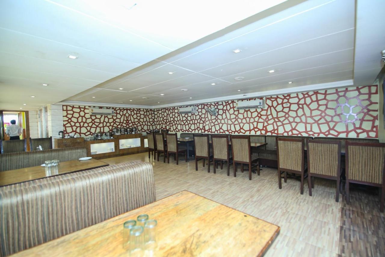 Oyo 2155 Hotel Wardhman Jabalpur Exterior foto