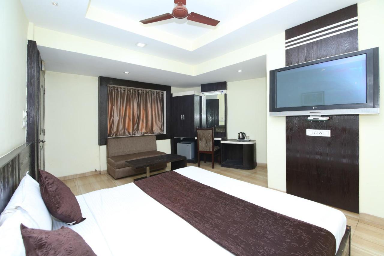 Oyo 2155 Hotel Wardhman Jabalpur Exterior foto