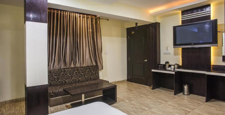 Oyo 2155 Hotel Wardhman Jabalpur Exterior foto