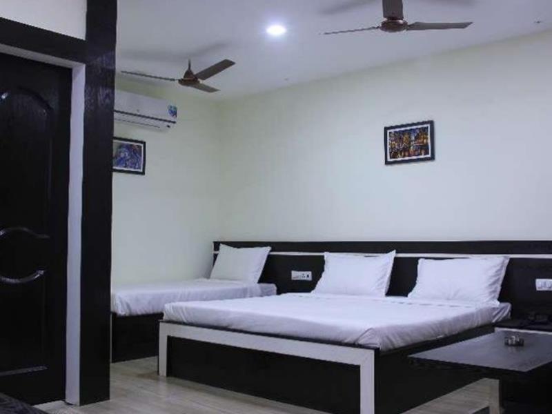 Oyo 2155 Hotel Wardhman Jabalpur Exterior foto