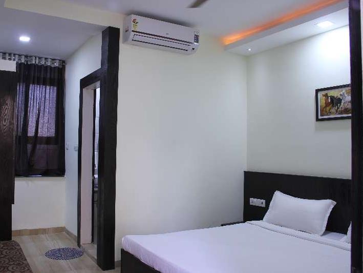Oyo 2155 Hotel Wardhman Jabalpur Exterior foto