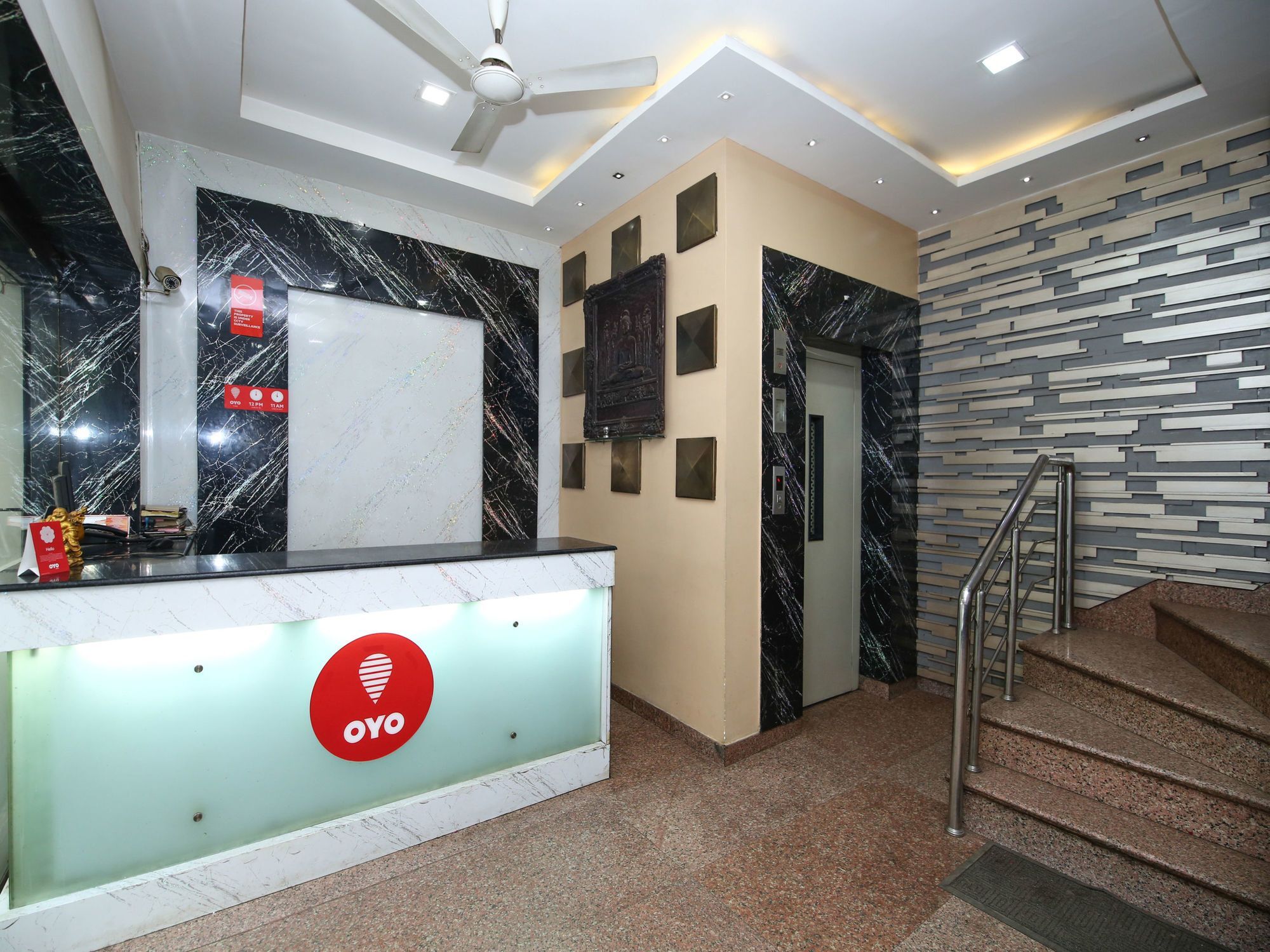 Oyo 2155 Hotel Wardhman Jabalpur Exterior foto